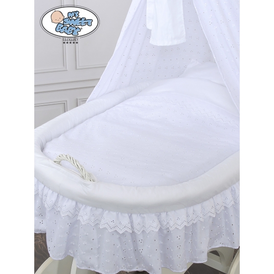 Babykorg med himmel på hjul Charlotte no 70202med vit broderat Bäddset