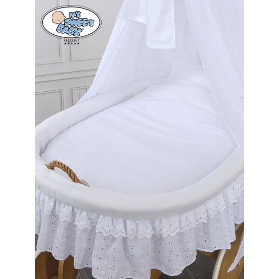 Babykorg Vagga med hjul och uppsättning textil Charlotte no 70202 med vit broderat Bäddset
